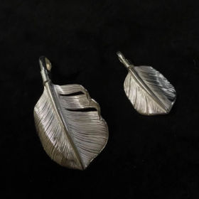 Heart Feather <br>
S ¥16.500<br>
L ¥23.100
