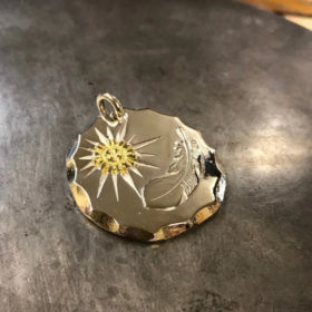 24k太陽のマーク<br>
¥33.000